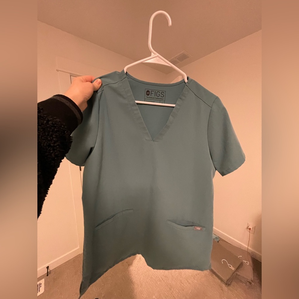 Figs scrub top, blue, medium, gently worn